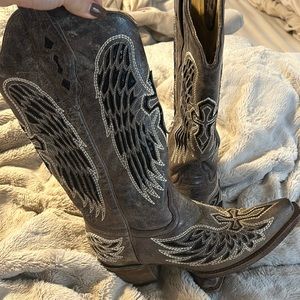 Corral boots size 8